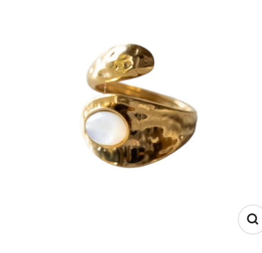 Sway pearl ring